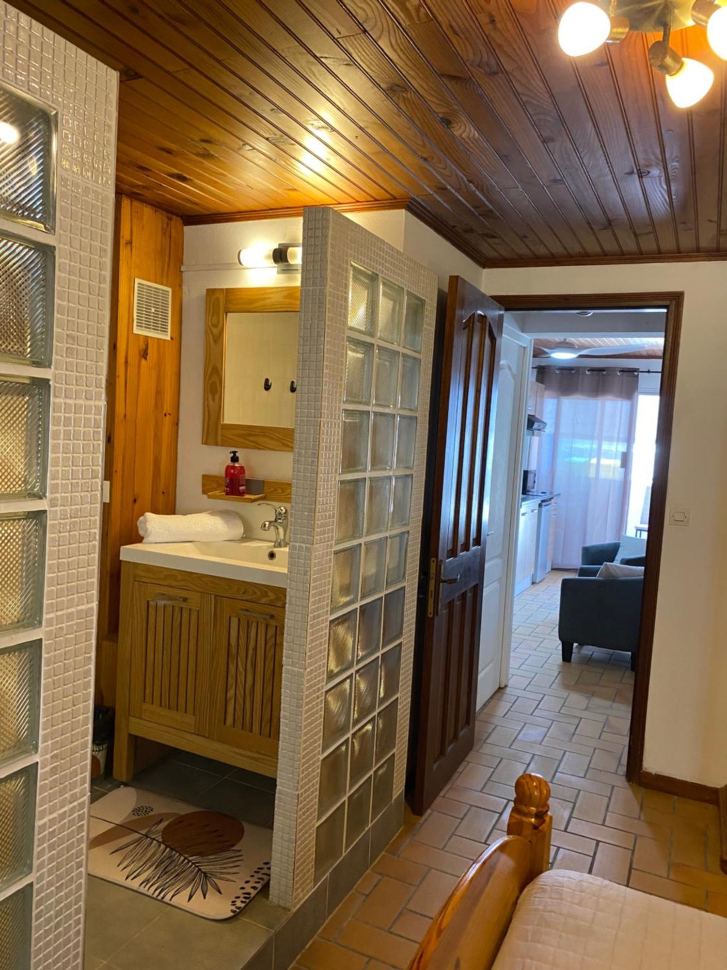 Apartament Happy Tropicaloc Saint Pierre Zewnętrze zdjęcie